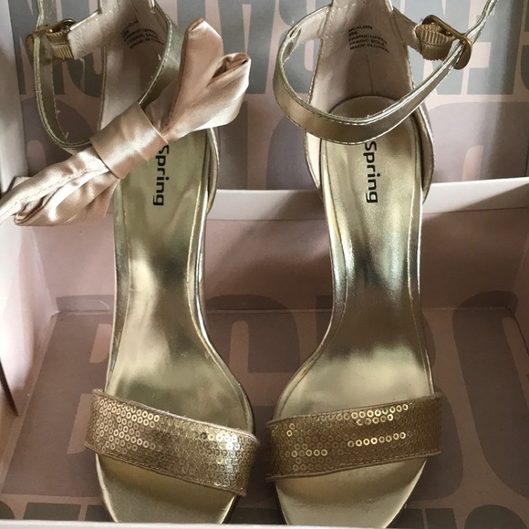 Spring heels - Picture 1 of 2